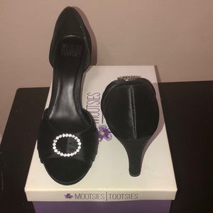 Black Satin Dress Shoes - size 7